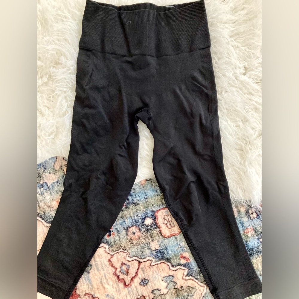 Lululemon Black High Waisted Capri Leggings Sz Sm-med